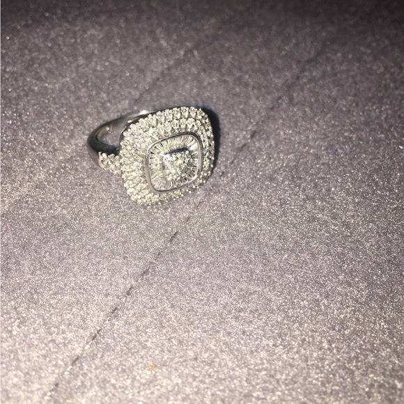 Diamond Ring - Picture 4 of 6